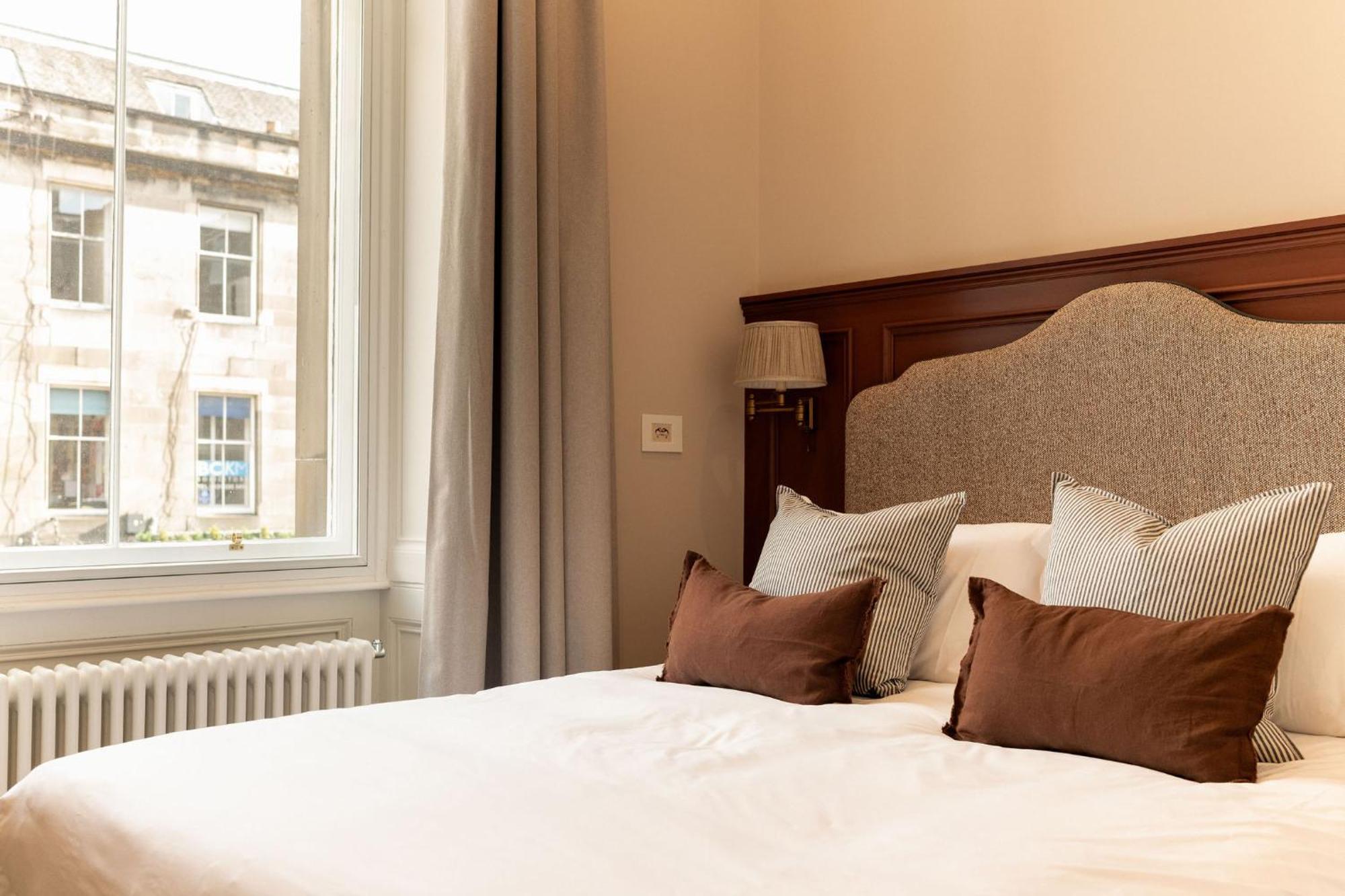 Moment George IV Bridge Hotel Edinburgh Room photo